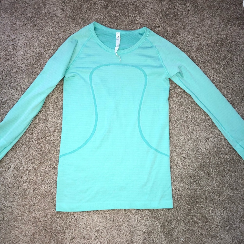 Swiftly Tech long sleeve crew!